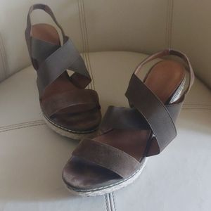 Olive green platform shoes, good condition